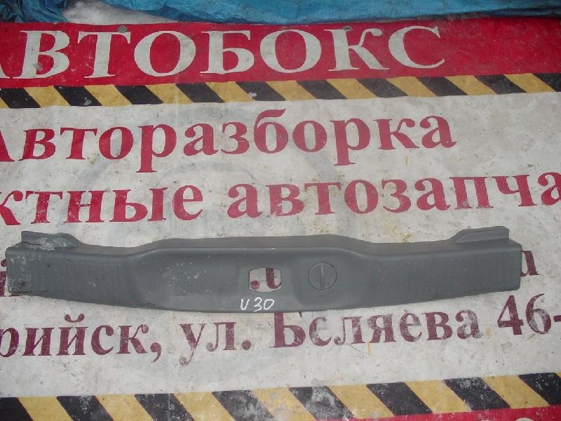 Накладка замка багажника Nissan Presage U30 KA24 (б/у)