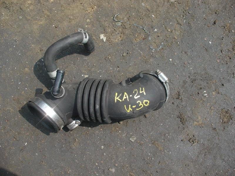 Патрубок воздушн.фильтра Nissan Presage U30 KA24 (б/у)
