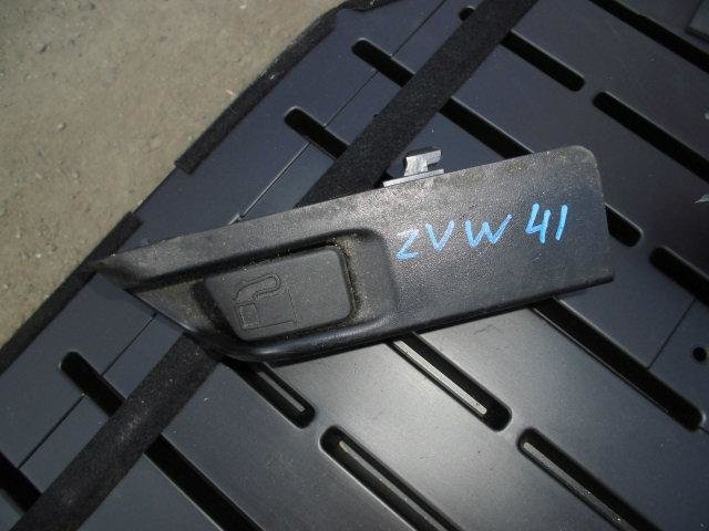 Ручка открывания бензобака Toyota Prius Alpha ZVW41 2ZR (б/у)