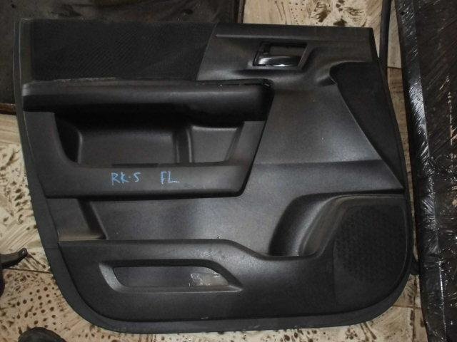Обшивка дверей Honda Step Wagon RK5 R20A передняя левая (б/у)
