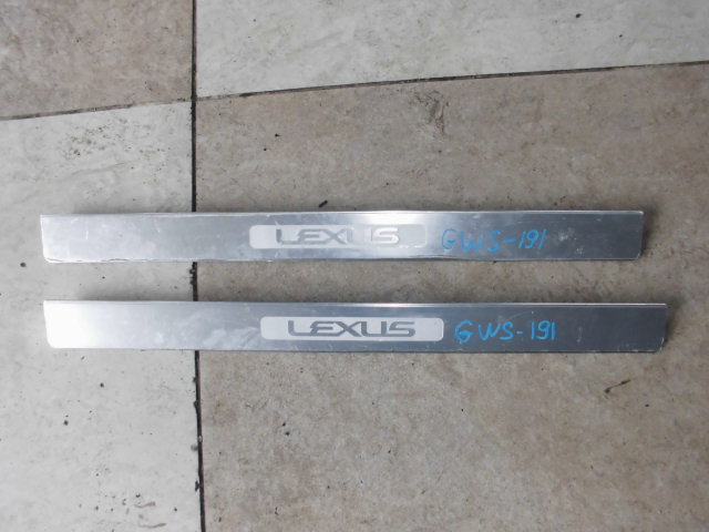 Порожек пластиковый Lexus Gs450H GWS191 передний левый (б/у)