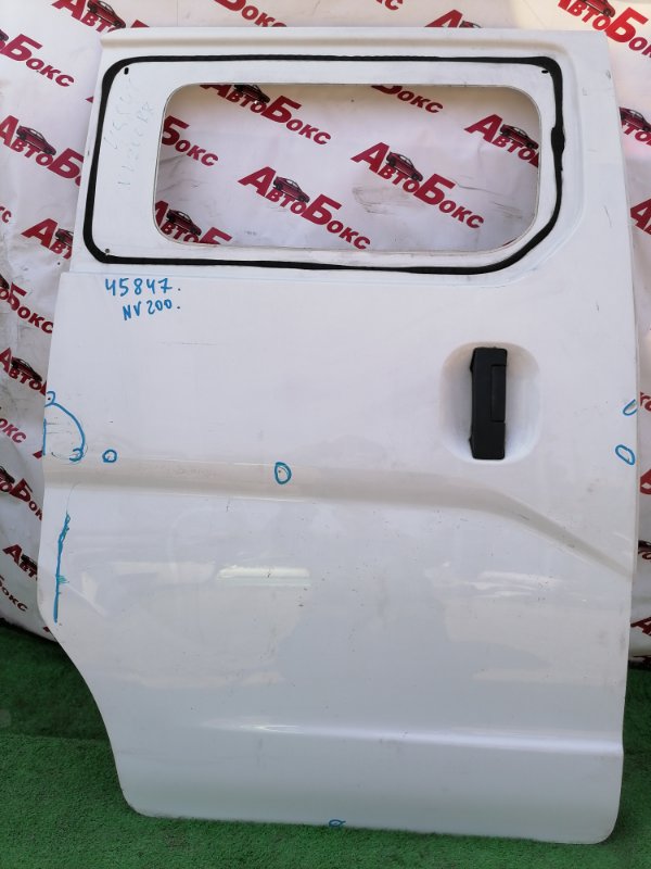 Дверь Nissan Nv200 VM20 задняя правая (б/у)