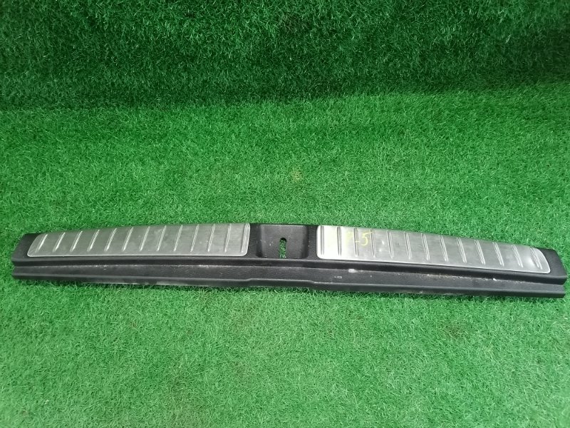 Накладка замка багажника Subaru Legacy BP5 EJ20 (б/у)