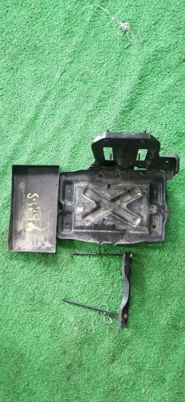 Крепление аккумулятора Suzuki Sx4 YB11 M15A (б/у)