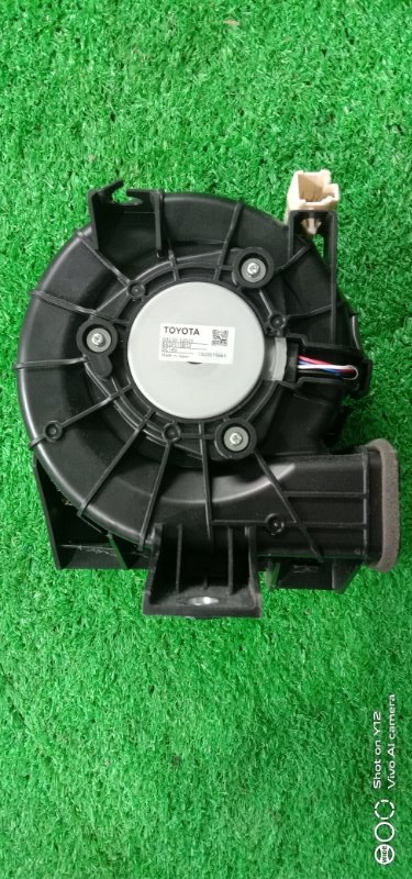 Мотор охлаждения батареи Toyota Aqua NHP10 1NZ (б/у)