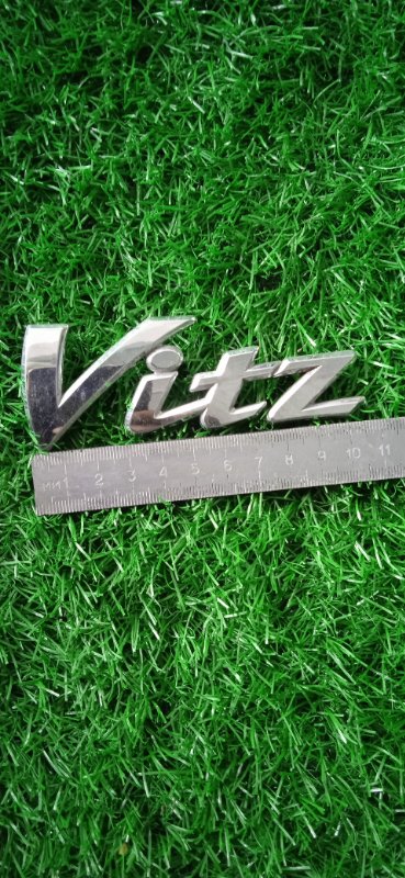 Эмблема Toyota Vitz (б/у)
