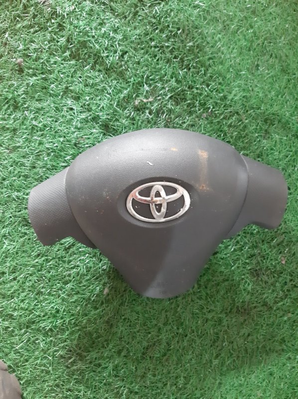 Airbag на руль Toyota Ractis SCP100 2SZ (б/у)