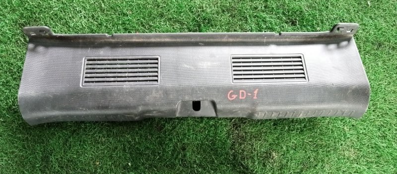 Накладка замка багажника Honda Fit GD1 L13A (б/у)