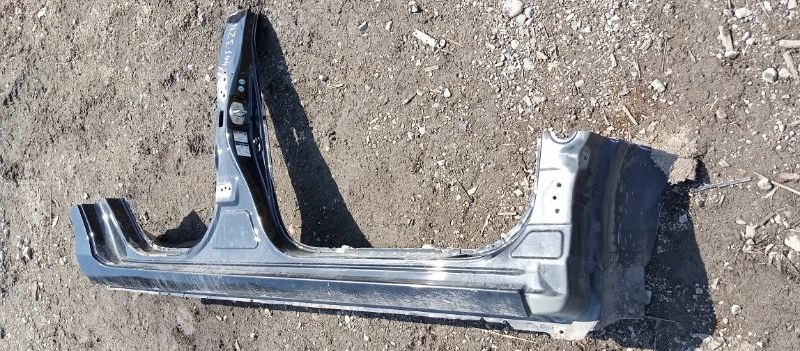 Порог кузова Toyota Corolla Fielder NZE144 1NZ правый (б/у)