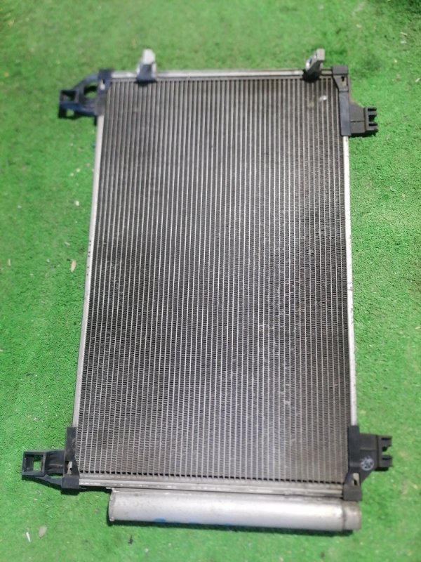 Радиатор кондиционера Toyota Ractis NCP100 1NZ (б/у)