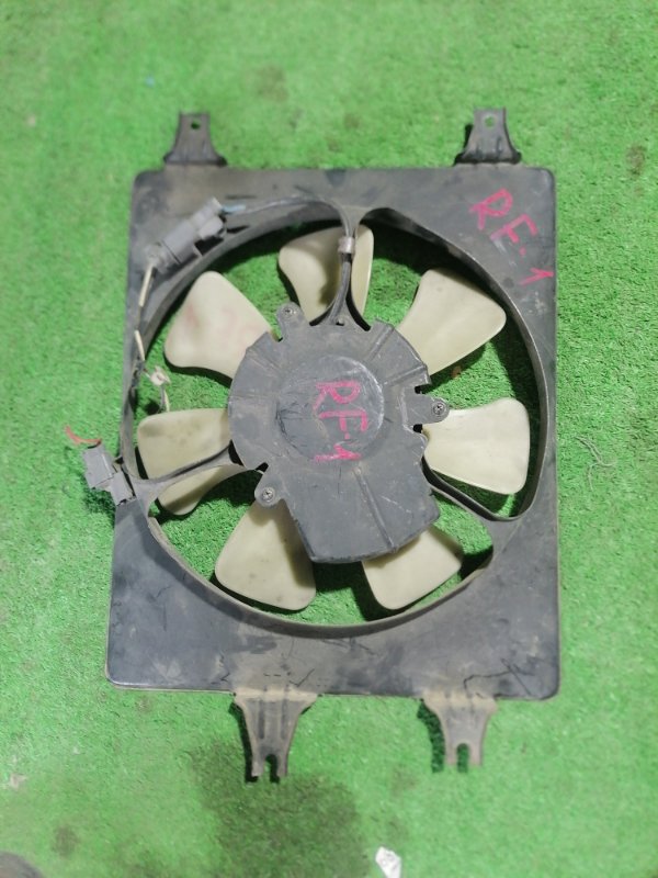 Диффузор радиатора Honda Step Wagon RF1 B20B правый (б/у)