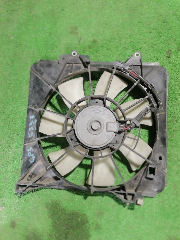Диффузор радиатора Honda Freed GB3 L15A (б/у)