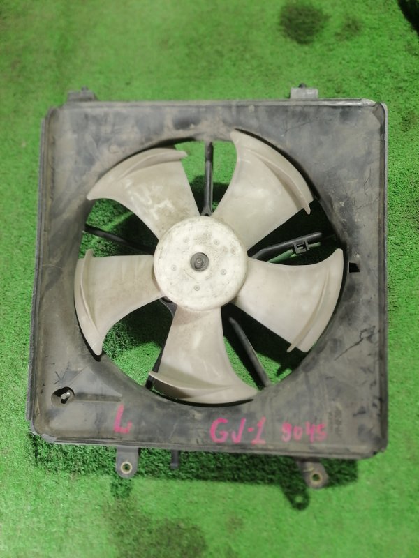 Диффузор радиатора Honda Airwave GJ1 L15A левый (б/у)