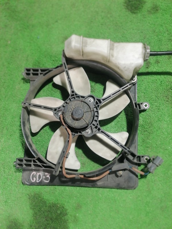Диффузор радиатора Honda Fit GD3 L13A (б/у)