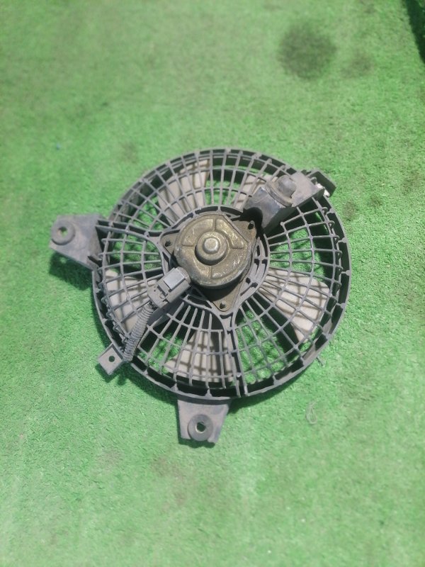 Диффузор радиатора Mazda Bongo Friendee SG5W J5 (б/у)
