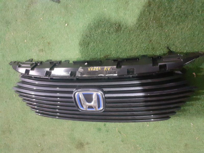 Решетка радиатора Honda Vezel RV4 LEC (б/у)