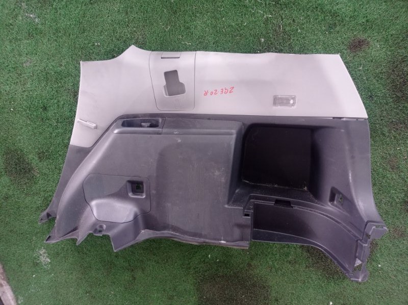 Обшивка багажника Toyota Wish ZGE20 2ZR задняя правая (б/у)