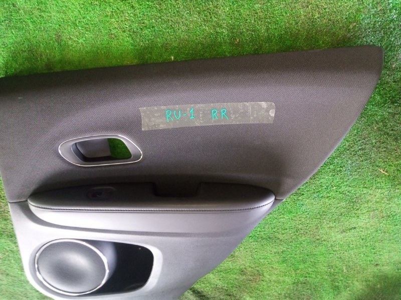 Обшивка дверей Honda Vezel RU1 L15B 2019 задняя правая (б/у)
