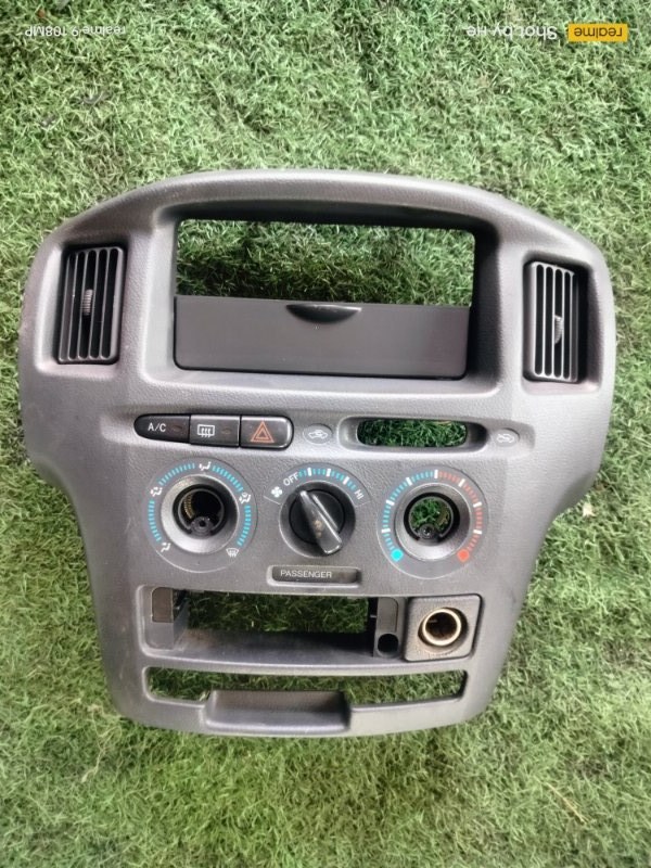 Консоль магнитофона Toyota Probox NCP50 2NZ (б/у)