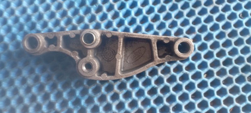 Кронштейн насоса ГУР Ford Focus 3 IQDB