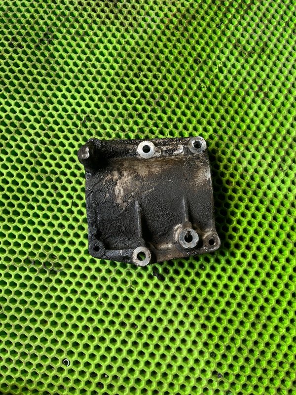 Кронштейн компрессора кондиционера Suzuki Liana M16A 95111-54G01 Б/У
