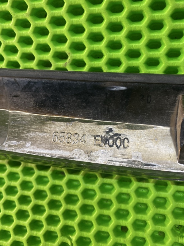 Молдинг капота Almera G15