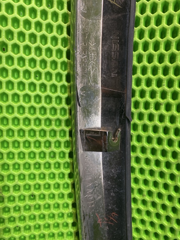 Молдинг капота Almera G15