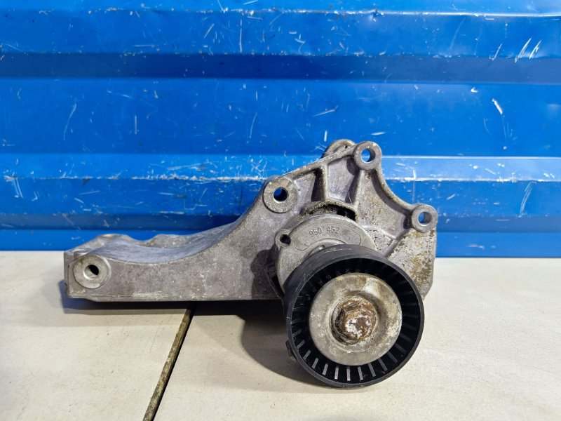 Запчасть ролик натяжной Skoda Octavia 1997 1 1.6 AEE 030145299F Б/У Ролик натяжной Skoda Octavia 1997 1 1.6 AEE 030145299F Б/У