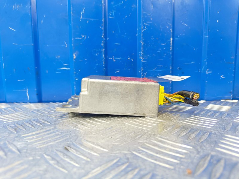 Блок управления srs airbag Teana 2005 J31 2.5 QR25DE Блок управления srs airbag Teana 2005 J31 2.5 QR25DE