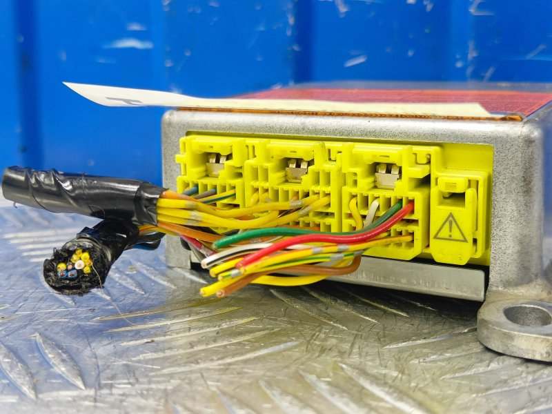 Блок управления srs airbag Teana 2005 J31 2.5 QR25DE Блок управления srs airbag Teana 2005 J31 2.5 QR25DE