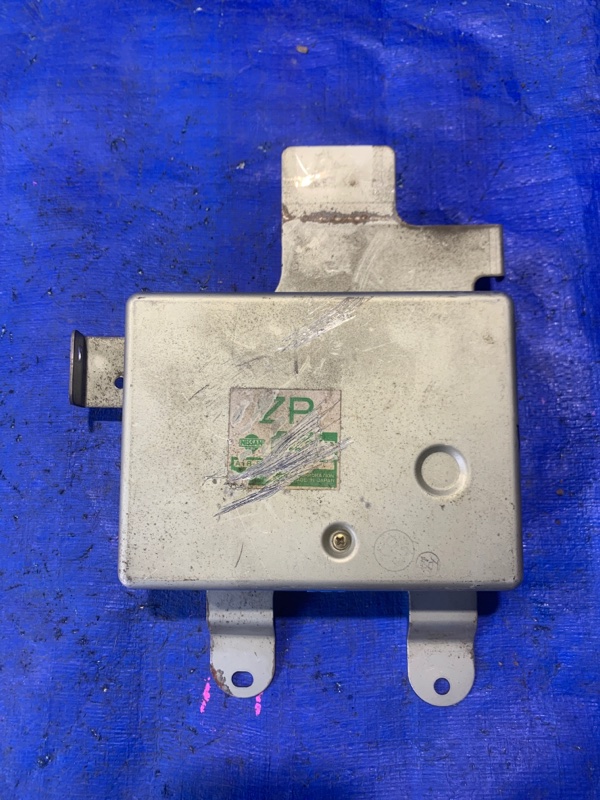 Блок efi для NISSAN SUNNY FB14 GA15DE, 237100M300 1 ракурс Блок efi для NISSAN SUNNY FB14 GA15DE, 237100M300 1 ракурс