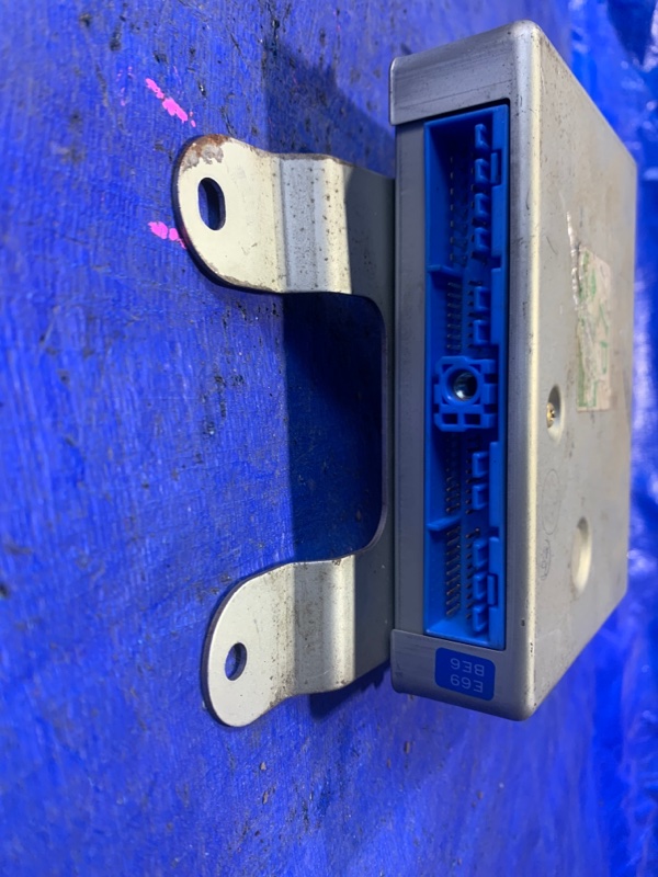 Блок efi для NISSAN SUNNY FB14 GA15DE, 237100M300 2 ракурс Блок efi для NISSAN SUNNY FB14 GA15DE, 237100M300 2 ракурс