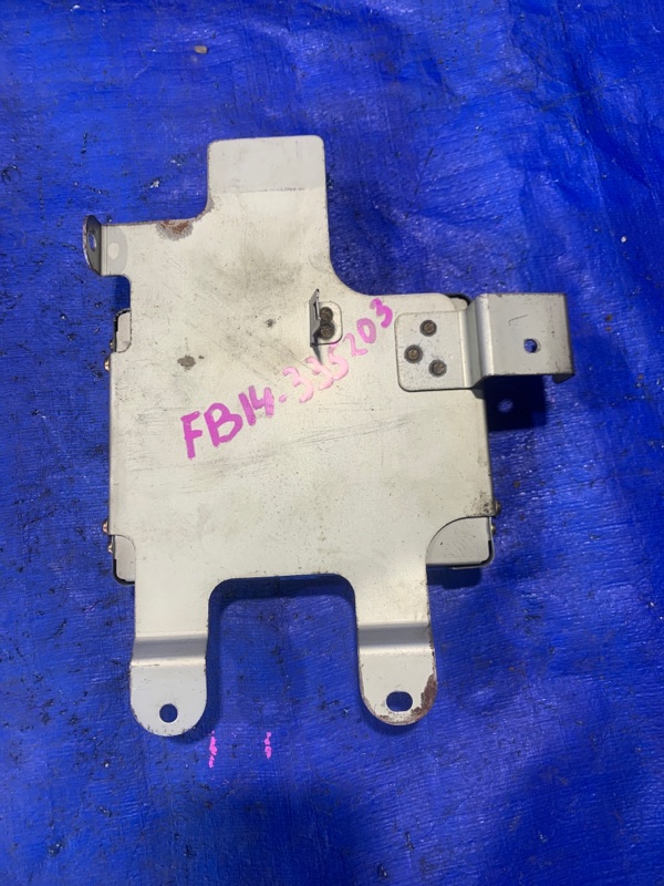 Блок efi для NISSAN SUNNY FB14 GA15DE, 237100M300 3 ракурс Блок efi для NISSAN SUNNY FB14 GA15DE, 237100M300 3 ракурс