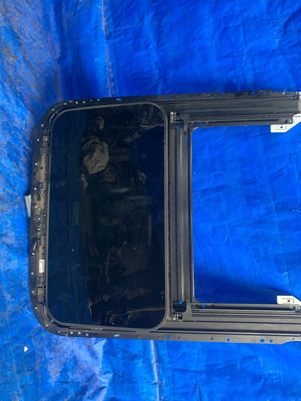 Люк Audi A4 (б/у) Люк Audi A4 (б/у)