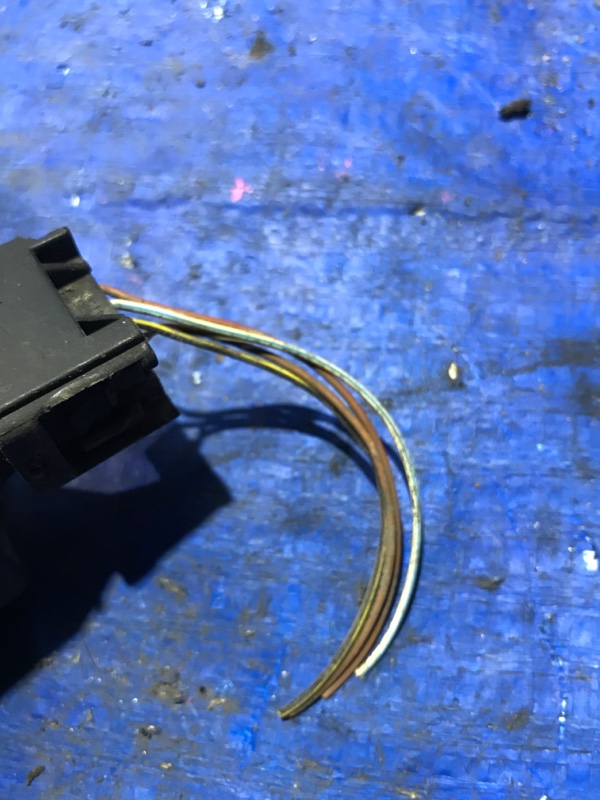 Датчик уровня кузова задний правый Mercedes-Benz S500 W220 Датчик уровня кузова задний правый Mercedes-Benz S500 W220