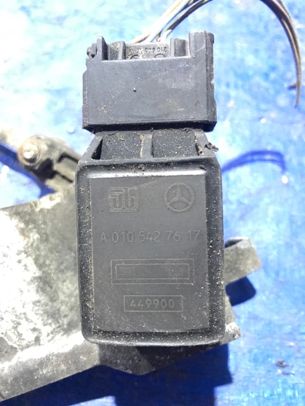 Датчик уровня кузова задний правый S500 W220 Датчик уровня кузова задний правый S500 W220