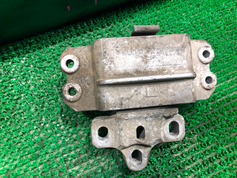 Подушка двигателя левая TOURAN 1T2 BLG