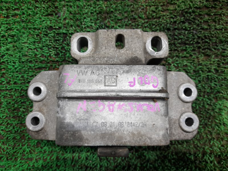 Подушка двигателя левая VOLKSWAGEN GOLF 1K1 CAXA 1K0199555 контрактная