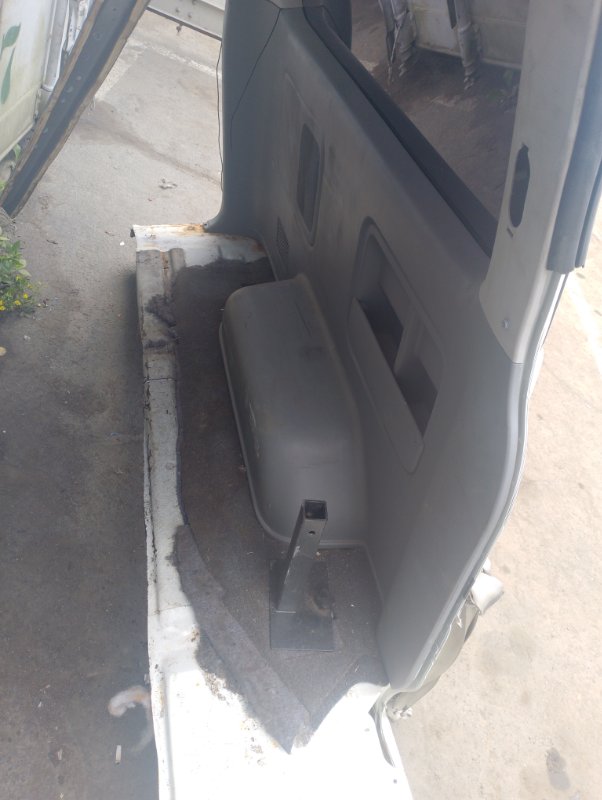 Крыло заднее левое HIACE 2005 KDH205V 2KDFTV