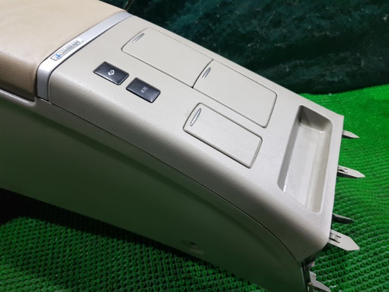 Бардачок между сиденьями TOYOTA ESTIMA AHR20 2AZFXE