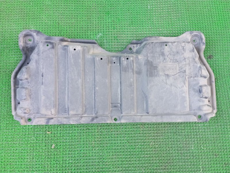 Запчасть защита днища кузова TOYOTA HIACE 2005 KDH205V 2KDFTV 5140626140 контрактная Защита днища кузова TOYOTA HIACE 2005 KDH205V 2KDFTV 5140626140 контрактная