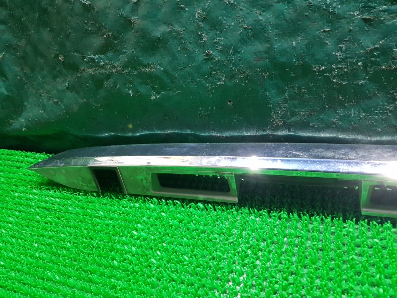 Накладка 5-й двери ESTIMA 2006.02 GSR55 2GRFE