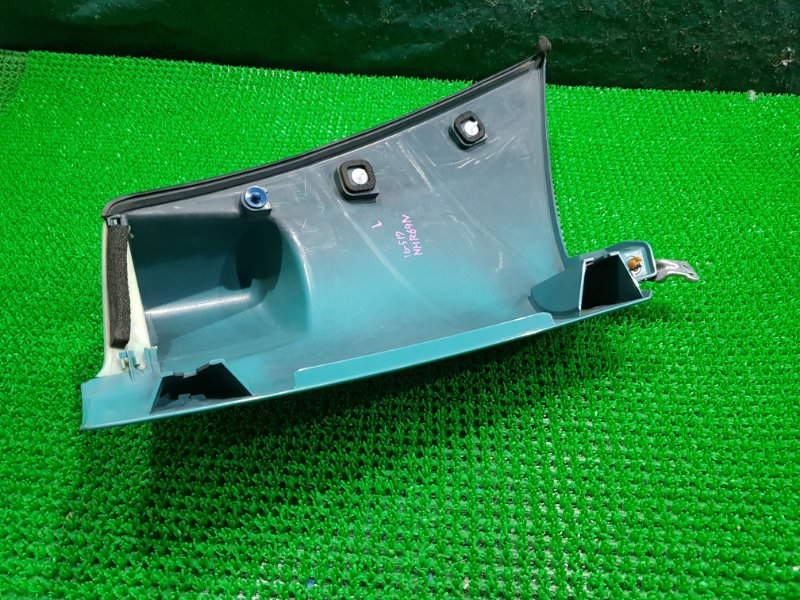 Щека передняя левая ELF NHR69 Щека передняя левая ELF NHR69