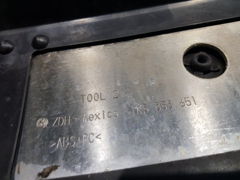 Решетка радиатора GOLF 1K5