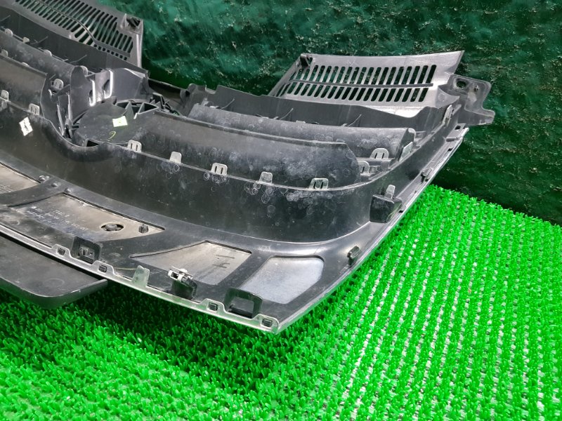 Решетка радиатора GOLF 1K5