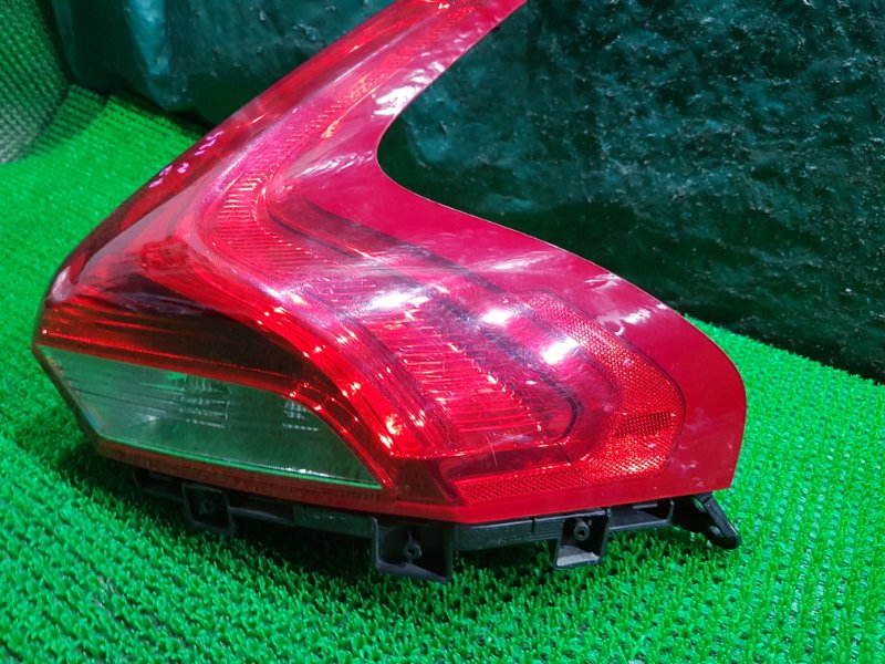 Стоп-сигнал задний правый VOLVO V40 MV Стоп-сигнал задний правый VOLVO V40 MV