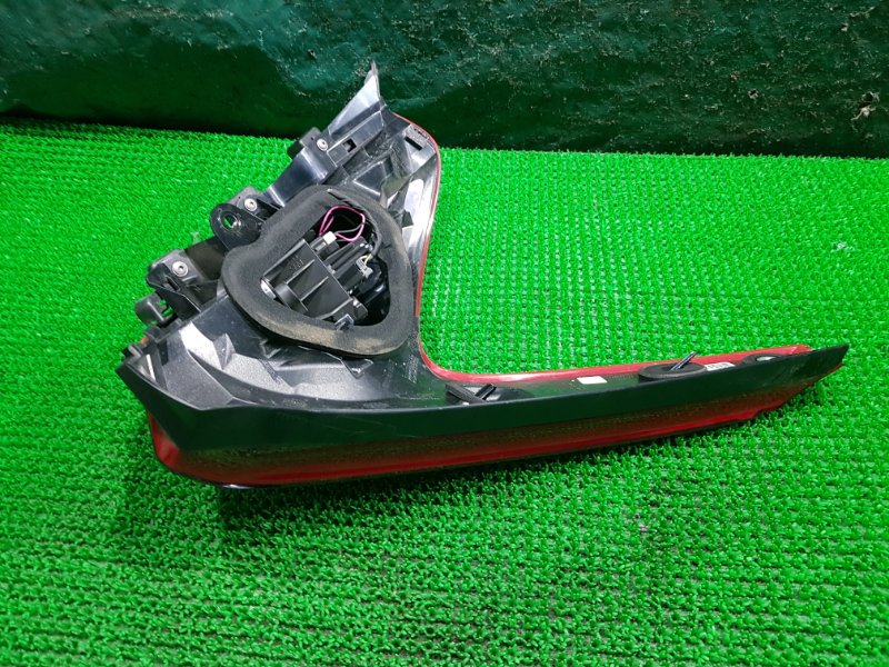 Стоп-сигнал задний правый V40 MV Стоп-сигнал задний правый V40 MV