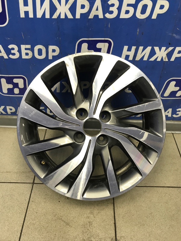 Диск литой Lada X-Ray (б/у) Диск литой Lada X-Ray (б/у)