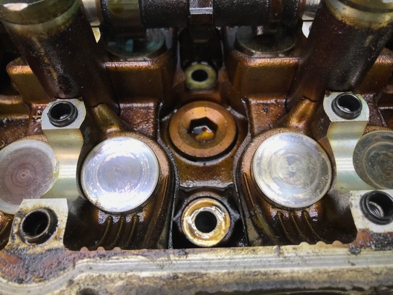 Головка блока цилиндров (ГБЦ) левая LS 430 2000-2006 XF30 4.3 3UZ-FE