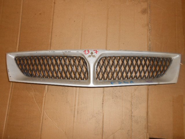 Решетка радиатора Mitsubishi Diamante F31A